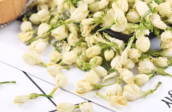Tè verde misto essiccato all'ingrosso di foglie di tè sfuso fornito dalla fabbrica Tè verde aromatizzato cinese al gelsomino